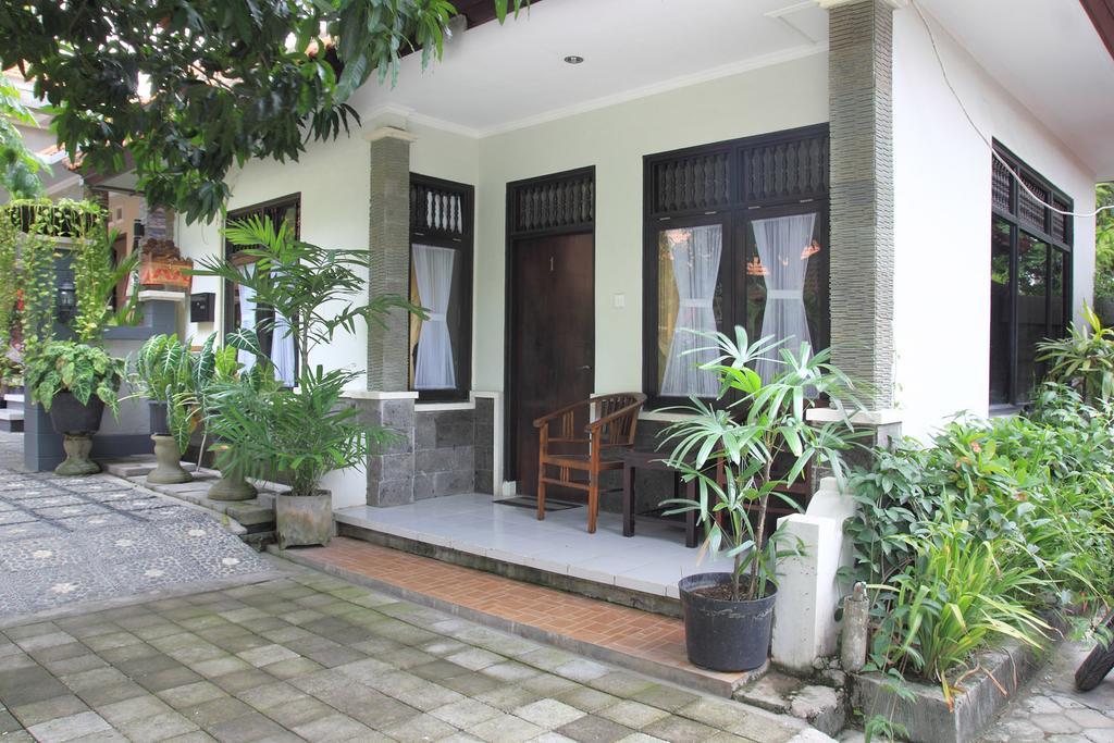 Cinthya Guest House Легиан Номер фото